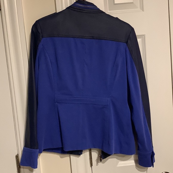 Woman’s G.I.L.I. “Got it love it” size 12 royal blue jacket - Picture 5 of 6